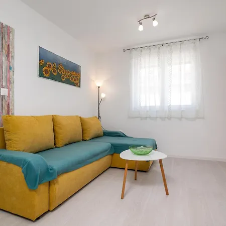 With A Parking Space - 23290 Pula