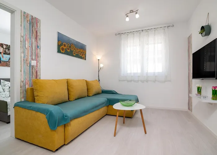 With A Parking Space - 23290 Pula