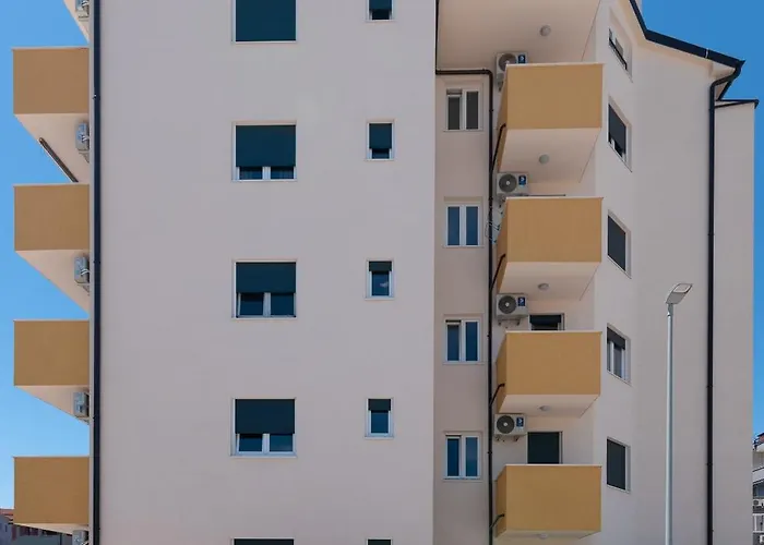 With A Parking Space - 23290 *