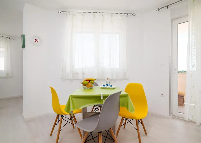 דירה With A Parking Space - 23290 פולה