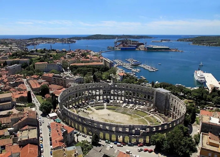 Apartment With A Parking Space - 23290 Pula